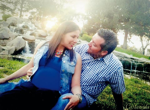 16042016 Mayte Cota González y Roberto Salum Rodríguez próximamente se convertirán en papás de una hermosa niña, a quien llamarán Natalia.