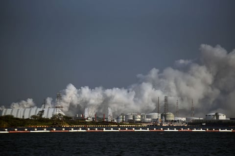 En el complejo de Pajaritos se elabora una gama amplia de productos petroquímicos secundarios, principalmente el monómero del cloruro de vinilo, derivados del etileno y el cloro, así como productos de la familia de las olefinas.