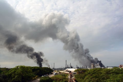 El director de Pemex, José Antonio González, dijo a Radio Fórmula que la explosión "fue causada por una fuga", aunque aclaró que aún se desconoce por qué ocurrió.