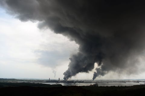 Las columnas de humo pudieron apreciarse en municipios conurbados como Minatitlán y Cosoleacaque, también zonas petroleras, lo que generó psicosis entre los habitantes y la solidaridad de distintos sectores, como de taxistas que ofrecieron corridas gratuitas para familiares de heridos.
