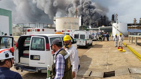 La explosión en un complejo petroquímico de la empresa estatal Petróleos Mexicanos (Pemex) en el puerto de Coatzacoalcos, dejó 13 muertos y 136 heridos.
