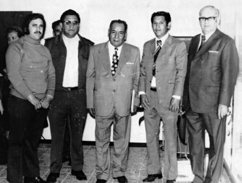 17042016 En 1968, escuchando las peticiones que hace Valente EnrÃ­quez Mestas, presidente municipal de San Juan de Guadalupe, Dgo., se encuentra el Ing. Ricardo Thompson V., Ing. Alejandro PÃ¡ez, Urquidi, JesÃºs J. LÃ³pez C., Lic. Gonzalo Salas R., Lic. JosÃ© R. HernÃ¡ndez M., y JosÃ© Natividad Ibarra Rayas.