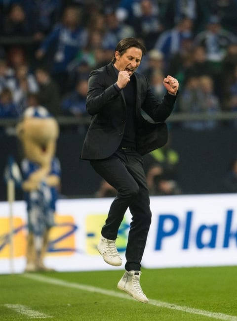 Roger Schmidt celebró el triunfo del Bayer Leverkusen.