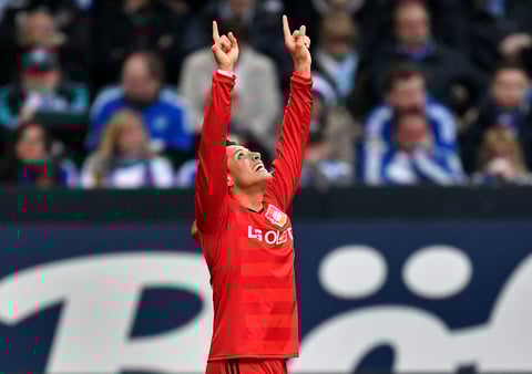 Romper la igualada significó el tanto 17 del ariete mexicano en la liga alemana.