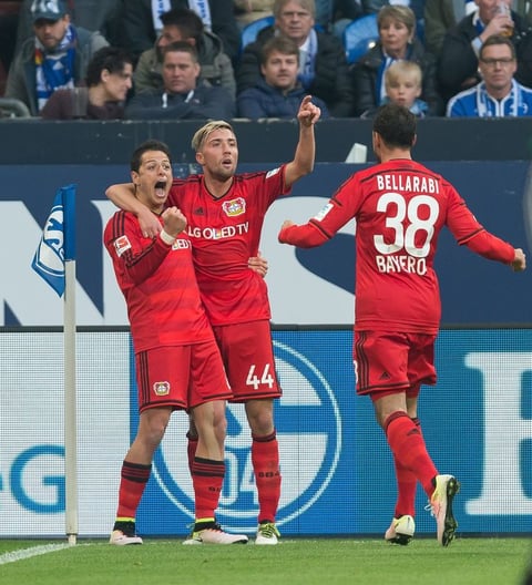 "Chicharito" recibió una asistencia de Brandt, quien sirvió el pase para que “CH7” sellara la victoria como visitantes 3-2 sobre el Schalke.