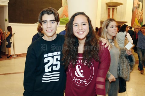 19042016 EN LA CAMERATA.  Rodrigo y Mariana.