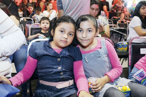 28042016 Ana Paola y Perla Zoé.