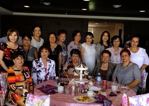 Con algunas de sus invitadas