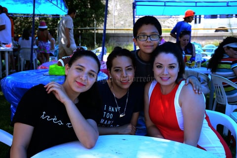 Valeria, Ada, Jorge y Valentina