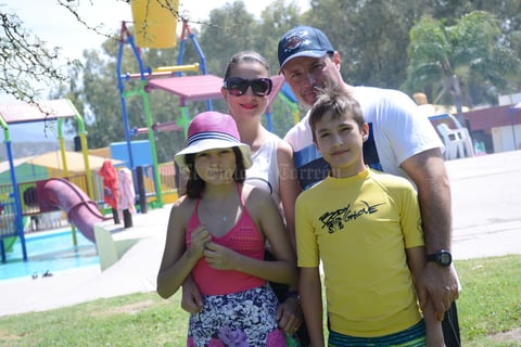 Caro, Athena, Ernesto y Ernesto