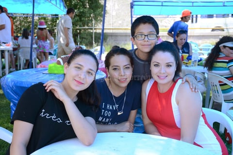 Valeria, Ada, Jorge y Valentina