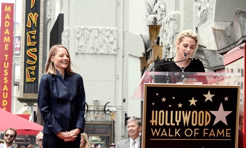 Estuvo acompañada por la también intérprete Kristen Stewart.