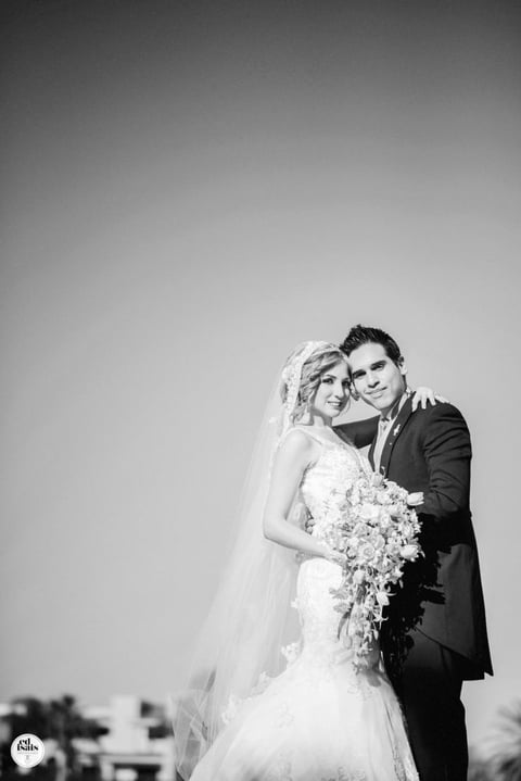 01052016 En una bonita fotografí­a de estudio, Cristina y David el día de su boda.- Ed Isais Fotografí­a