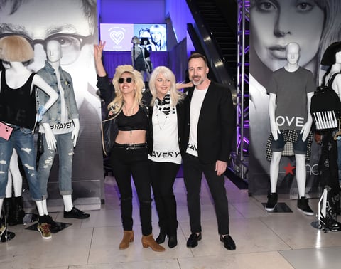 Lady Gaga presentó la línea Love Bravery en Macy's Herald Square en Nueva York.