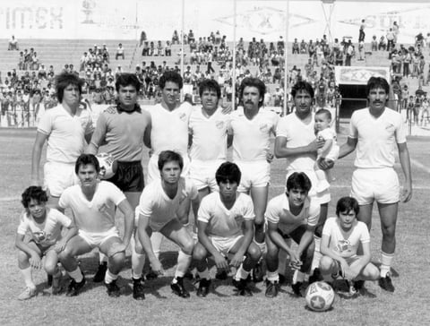 01052016 Equipo Club Santos IMSS en 1983. Entre ellos, los hermanos, Miguel Ángel y Fernando Benito Hernández.