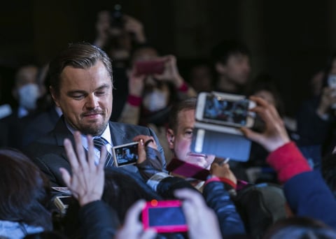 Leonardo DiCaprio. A sus 41 el actor se mantiene atractivo.