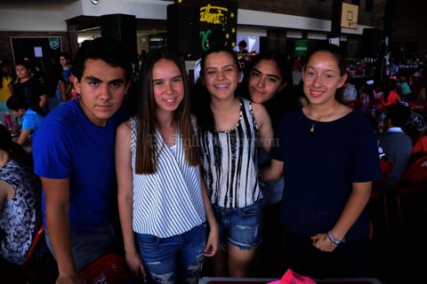Carlos, Isabel, Bárbara, Caro y Sara
