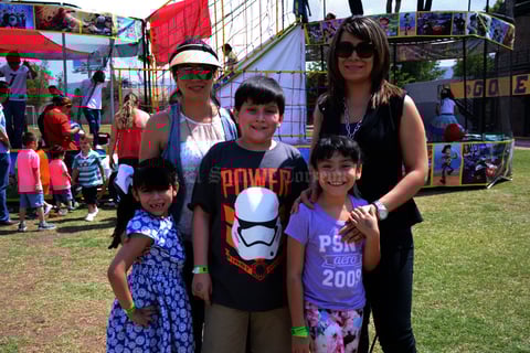 Andrea, Sebastián, Carolina, Rubí y Marisol