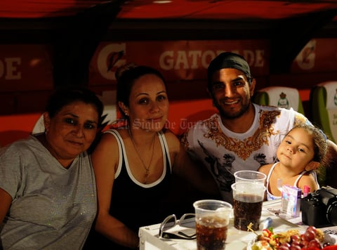 Laurel, Yarina, Martín y Mía