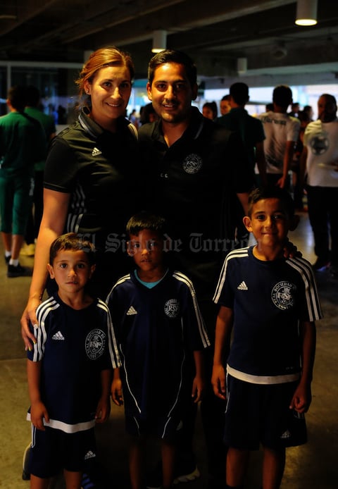 Fernando, Carlos, Santiago, Sebastián y Viridiana