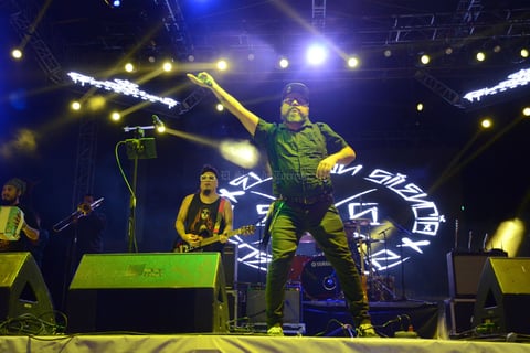 El escenario contó con 4 pantallas para que los laguneros no perdieran ningún detalle del concierto.