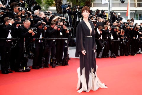 La actriz Paz Vega acudió a la proyección con un escotado atuendo.
