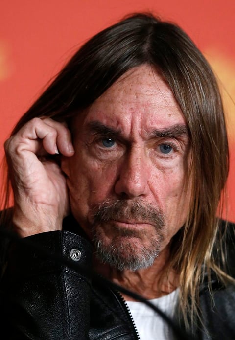 "Me he regenerado de las muchas cosas que he metido a mi cuerpo y ahora intento tomármelo con más calma", mencionó Iggy Pop durante la conferencia de prensa dentro de Cannes.