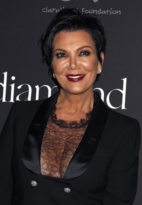 Kris Jenner se convirtió en abuela por primera vez a los 54 años cuando su hija Kourtney dio a luz a su hijo Mason Dash Disick. Actualmente tiene 5 nietos, uno de ellos es Saint West, el hijo de Kanye West y Kim Kardashian.