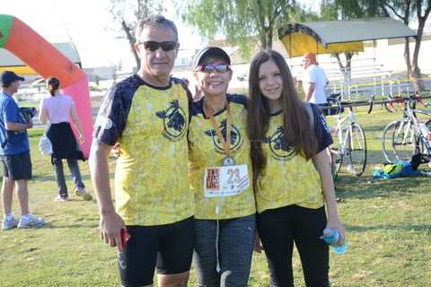 Arturo, Ari y Cari