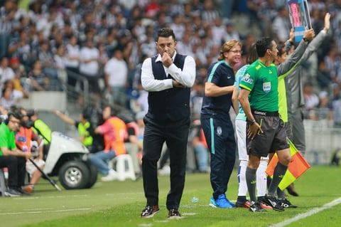 Antonio Mohamed no pudo levantar el título con Rayados.