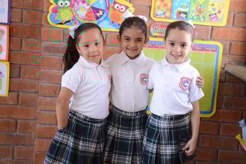 23052016 Camila, Ivanna y Sofía.