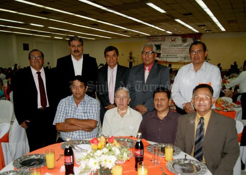 23052016 Egresados de la Normal J. Guadalupe Aguilera celebraron 40 años de servicio.