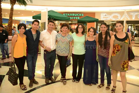 11052016 Aída, César, Javier, Martha, Silvia, Teté, Rocío y Julika.