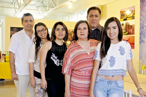 29052016 Jorge, Mónica, Montserrat, Berenice, Gonzalo y Fernanda.