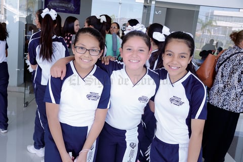 16052016 Paola, Jahomi y Arantxa.