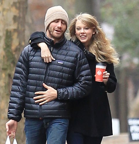 La cantante también tuvo algunas citas con el actor Jake Gyllenhaal, quien es nueve años mayor que Swift.