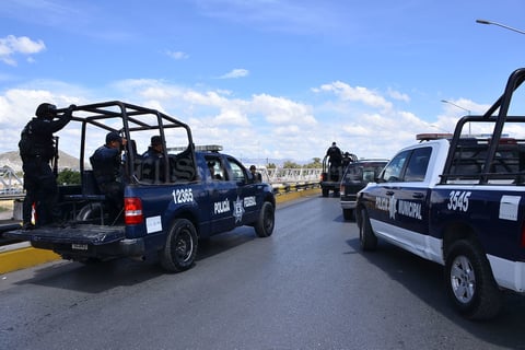 Ante la Ley Seca impuesta en Durango por las elecciones que se realizan hoy domingo, los filtros revisión y del Alcoholímetro continúan realizando sus funciones en los puentes que unen a Gómez Palacio y Torreón.