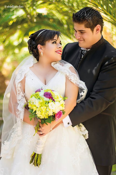 05062016 Unieron sus vidas en sagrado matrimonio Shantal Anhí Marín Prone y Yusef Hassan Espino Luján. La ceremonia se llevó a cabo en la Capilla La Piedad el 21 de mayo en punto de las 6:00 p.m. Acompañándolos estuvieron presentes sus padres: Gerardo Espino Reyes y Ma. Isabel Luján de Reyes; Ing. Roberto Anaya Muñoz y Karina Prone de Anaya. - Estudio Ocho