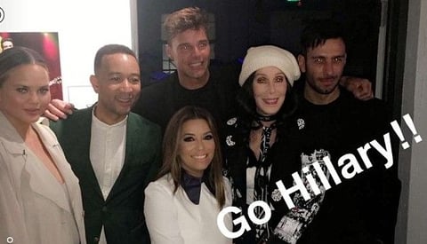 Artistas como Ricky Martin, Eva Longoria o Stevie Wonder dieron en un acto en Los Ángeles, el impulso final a la exsecretaria de Estado de EU, Hillary Clinton, para las primarias demócratas que se celebran en California este martes.