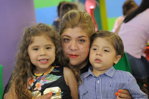 Angie, Angelines y Cristóbal
