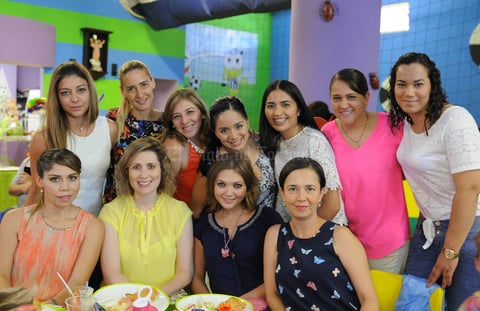 Cecy, Marce, Meche, Ana, Karla, Ana, Guille, Claudia, Miriam, Blanca y Elideth
