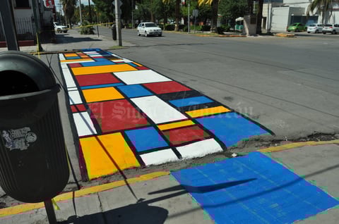 En total fueron seis cruces los que se "decoraron" con esta iniciativa.