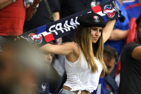 Las francesas asistieron a los partidos que se realizan en su país.