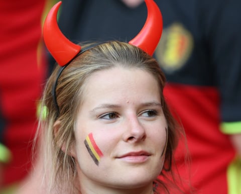 Una aficionada de Bélgica acudió a apoyar a los Devils.