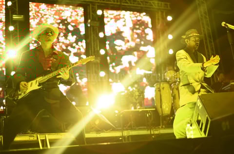 Desde que tomaron sus instrumentos, los artistas subieron la adrenalina de los 40 mil laguneros (Cifra oficial) que gozaron al ritmo de temas como Pachuco y Solín.