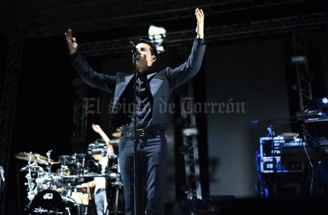 "Torreón, gracias por este eufórico recibimiento; es lo único que se necesita en esta vida muchachos...pura fiesta", exclamó Gil al público.