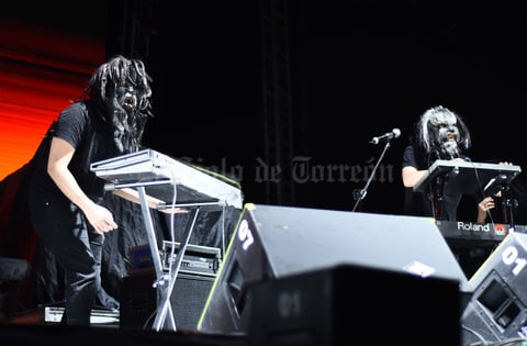Procedentes del Distrito Federal, irrumpieron en el escenario The Wookies, dueto electrónico con tintes tecno y disco conformado por Hugo Díaz Barreiro "Calacas" y Andre Fernández "Andre VII".
