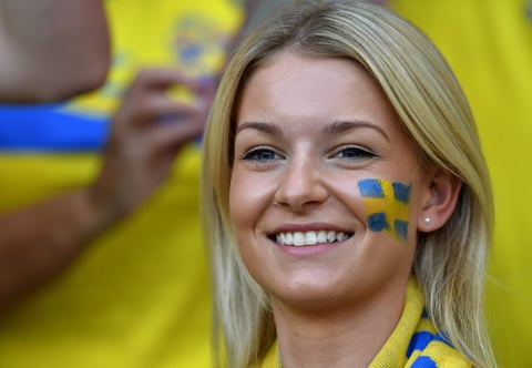 Hermosa aficionada de la selección sueca, que se quedó en la fase de grupos.