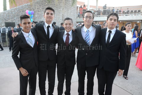 04072016 Leonardo, Manuel, Enrique, Víctor y Jonathan.