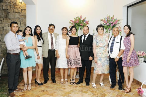 03072016 Acompañan a la futura novia.